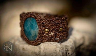 bijou micromacramé, pierre naturelle, matériaux naturels, artisanat éthique, fabriqué en France, fait main, apatite, tissage