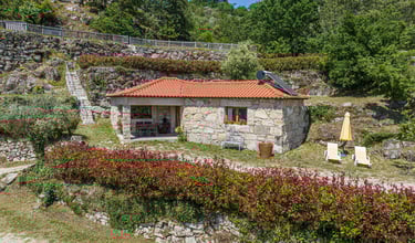 une petite maison de vacance en pierre