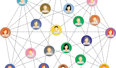 Vernetzte Menschen als Metapher für achtsame Kommunikation in Teams