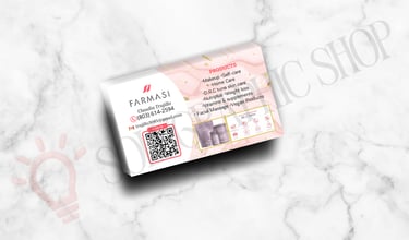 Tarjeta de productos de farmacia con QR, info de productos y fotos.