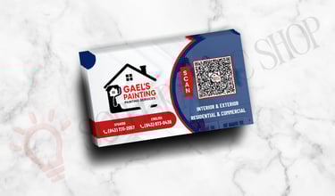 Tarjeta de un lado con logo, QR, teléfonos e información.
