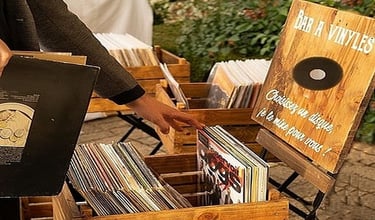 Nombreux choix de vinyles par Jean Claude PERRIERES