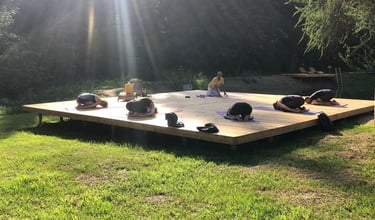 yoga im freien beim retreat im landhotel altes zollhaus 