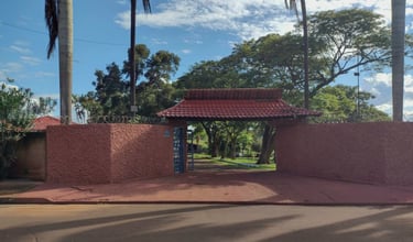 Portão de entrada Rancho do Neneco - Rancho para alugar em Miguelópolis SP