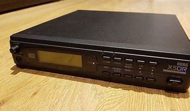 Korg X5DR: Digital rompler.