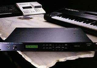 Roland D-110: Rackmount digital LA synthesizer.