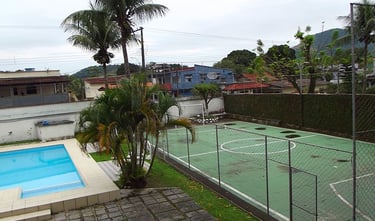 Quadra e Piscina do Centro Esportivo