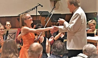 Charlotte Rowan, violinist performing Bruch Concerto with Leeds Symphony Orchestra