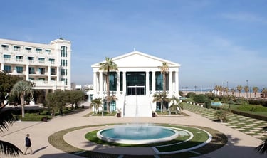Las Arenas Hotel: Panoramic views of the hotel and beachfront
