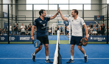 victoire deux joueurs amateurs tournoi padel p50 celebration