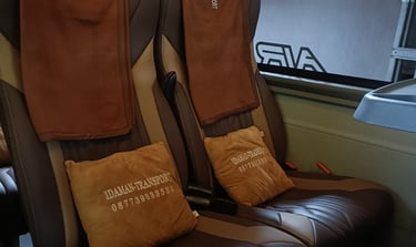 Fasilitas Bantal & Selimut di Sewa Bus Jogja