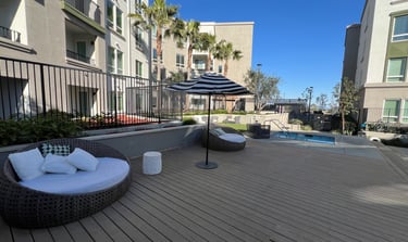 luxury apartment pool deck