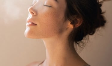 Respiration consciente et auto-massage pour apaiser le système nerveux