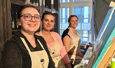 Atelier peinture convivial Creative Apéro à Strasbourg participants souriants
