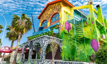 Darbas-Kipre-Guaba-beach-bar