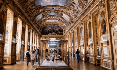 Paris Louvre Tour