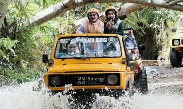 Jeep Hutan Pinus Imogiri