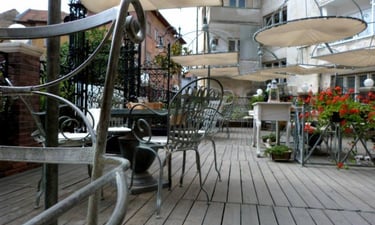 Salon de jardin en acier pour restaurant