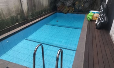 Kolam renang sederhana untuk keluarga.
