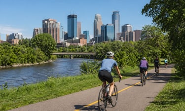 Cyclists on the Minneapolis Grand Rounds trail