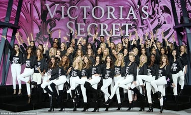 victorias-secret-fashion-show-2016
