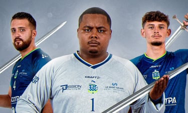 Visuel sportif 3 joueurs de handball avec des épées dans la main