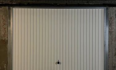 Porte de garage basculante blanche