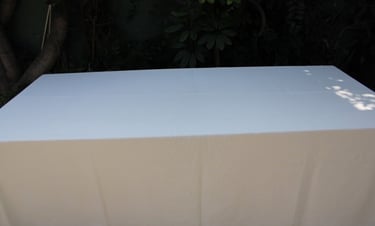Alquiler de mesas con mantel y sillas