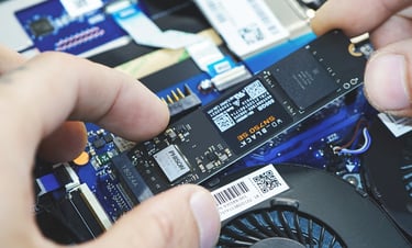 Repuestos originales con garantía. cargadores para laptop, baterias para laptop, teclados de laptop.