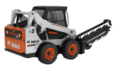 BOBCAT COM IMPLEMENTO VALETADEIRA DE TERRA