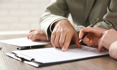 Análise de contrato jurídico para quebra ou descumprimento