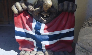 Estátua de troll na Noruega — foto da autora para o Guia de Portos