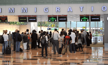 Picture of queues at Immigration 