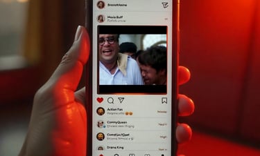 A Mobile Screen has Paresh Rawal Rajpal Yadav meme