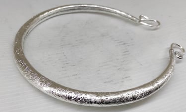 "Handcrafted tribal neck kada–bold ethnic choker-style jewelry-for overseas demand"