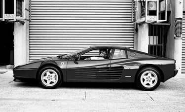 KavinSky e sua Ferrari Testarossa