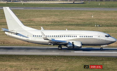 Boeing 737-500BBJ Arriving on a private charter
