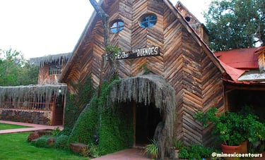 Entrada del Museo de los Duendes en Huasca, Hidalgo.