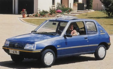 photo d'epoque peugeot 205 STYLE bleu miami 1991