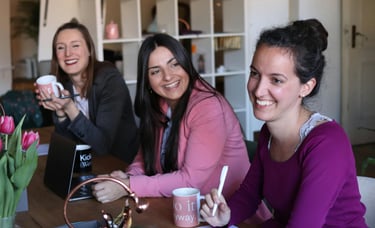 Femme en Suisse retrouvant confiance grâce au coaching