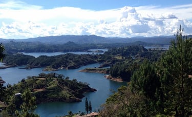 Vue panoramique lac de Guatapé