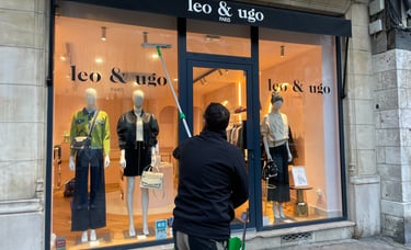 Nettoyage de vitrine par M&M Services Pro à  Bois-Guillaume