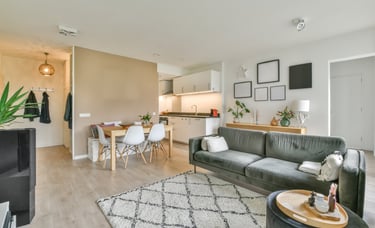 Salon chaleureux et rénové