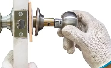 Fixing broken door knob