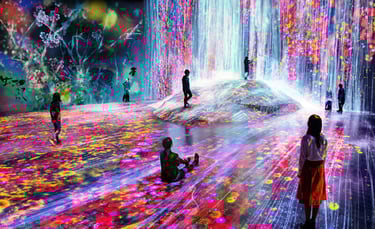 Grupo TeamLab, que cria experiências digitais imersivas inspiradas na natureza. 