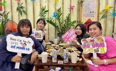 Khách dễ thương tại Ốc Dì Toàn nè