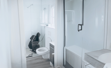 housekeeper of 010 personeel, cleaning holiday houses