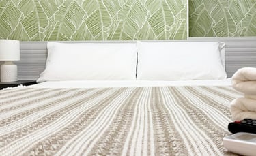 Habitación doble con baño privado, cómoda y moderna en Berceo Rooms, Logroño
