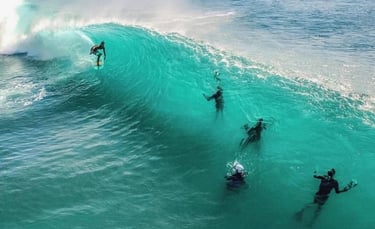 Surf in Padang Padang Beach