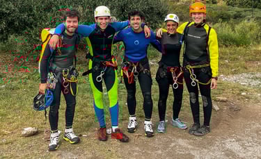 grupo de personas con neopreno